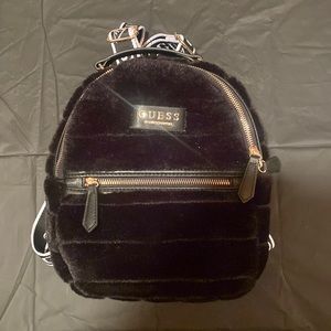 GUESS a mini backpack